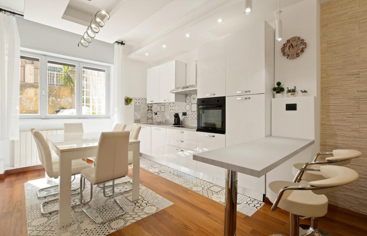 3 Bed Modern Flat - 15 Minutes Walk To Colosseum Rome Bagian luar foto